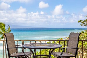 Outdoor dining - Waterfront Condo with Resort Pool & Hot Tub - Short Drive to Lahaina (Lahaina)