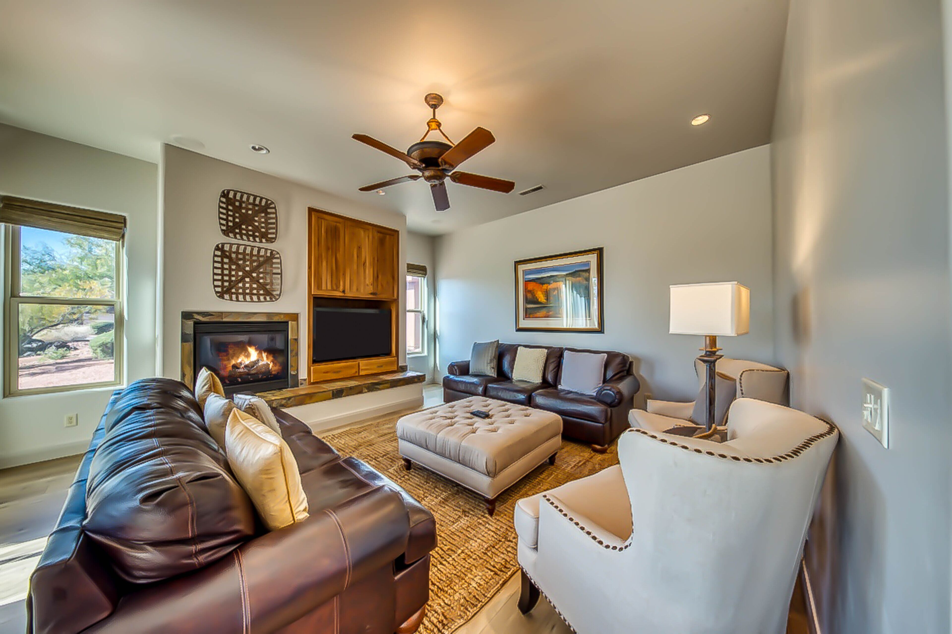 Bright & Lovely Home with Patio, Balcony, Mountain Views & Shared Hot Tub/Pool