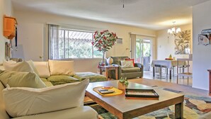 Unclassified image, 4 of 24, button - Downtown Long Beach Condo - 1 Mi to Boardwalk! (Long Beach)