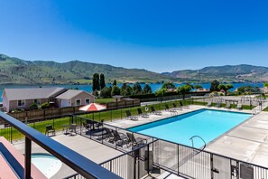 Pool - Lakefront Condo with Mountain Views, Free WiFi, and Shared Pool and Hot Tub (Chelan)