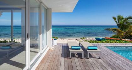 Villa Esprit – Stunning 3 Bedroom Beachfront Villa in North Side with pool!