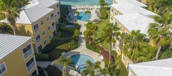 Regal Beach Club # 631- Im Zentrum von Alles am Seven Mile Beach