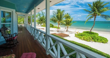 Lone Palm: Designer-Strandvilla mit Pool und Wrap-Around-Veranda fĂŒr den Sonnenuntergang