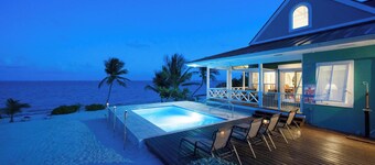 Lone Palm: Oceanfront Pool, 2 Free Kayaks, & Wide Beachfront.