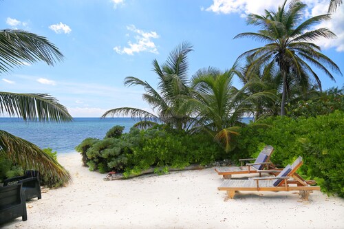 Serenity Sands is perfect for friends travelling together or a 2 couples!