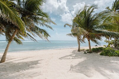 Serenity Sands is perfect for friends travelling together or a 2 couples!