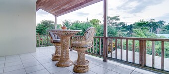 Modern Home in Quiet Neighborhood w/ Balcony, WiFi, AC - Ideal for Day Trips