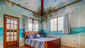 3 chambres, fer et planche à repasser, Wi-Fi, draps fournis