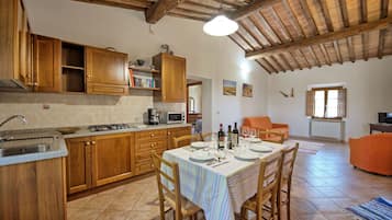 Fridge, microwave, stovetop, toaster