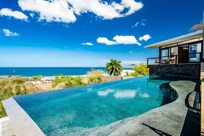 Tropical Bali-Style Villa with Ocean Views, Infinity Pool & Hot Tub, Close to the Beach and Town