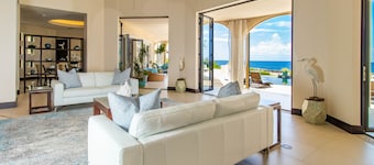 Oceans Edge SeaSide Estate is a stunning private villa right on the clifftop!