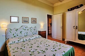 3 camere, ferro/asse da stiro, culla da viaggio, Wi-Fi gratuito