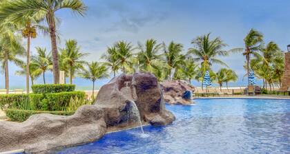 Luxurious Seaside Condo on the Beach with Pool - Views from Private Patio