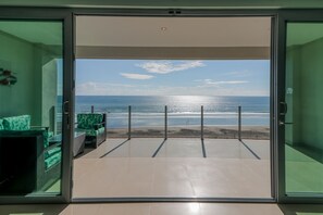 Interior - Luxurious Seaside Condo on the Beach with Pool - Views from Private Patio (Jaco)