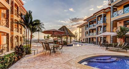 Wonderful Beachfront Condo w/ Modern Kitchen, Upscale Interior, Pool