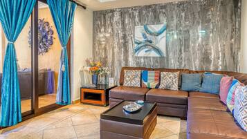 Una televisión, un reproductor de DVD