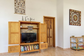 Interior - Stunning Ocean Views, Pool, Partial AC, Strong WiFi, & Oceanfront Location (San Pedro)