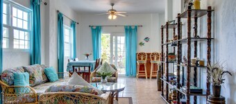 Villa en bord de mer avec piscine partagée, accÚs à la plage, superbes vues!
