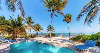 Villa en bord de mer avec piscine partagée, accÚs à la plage, superbes vues!