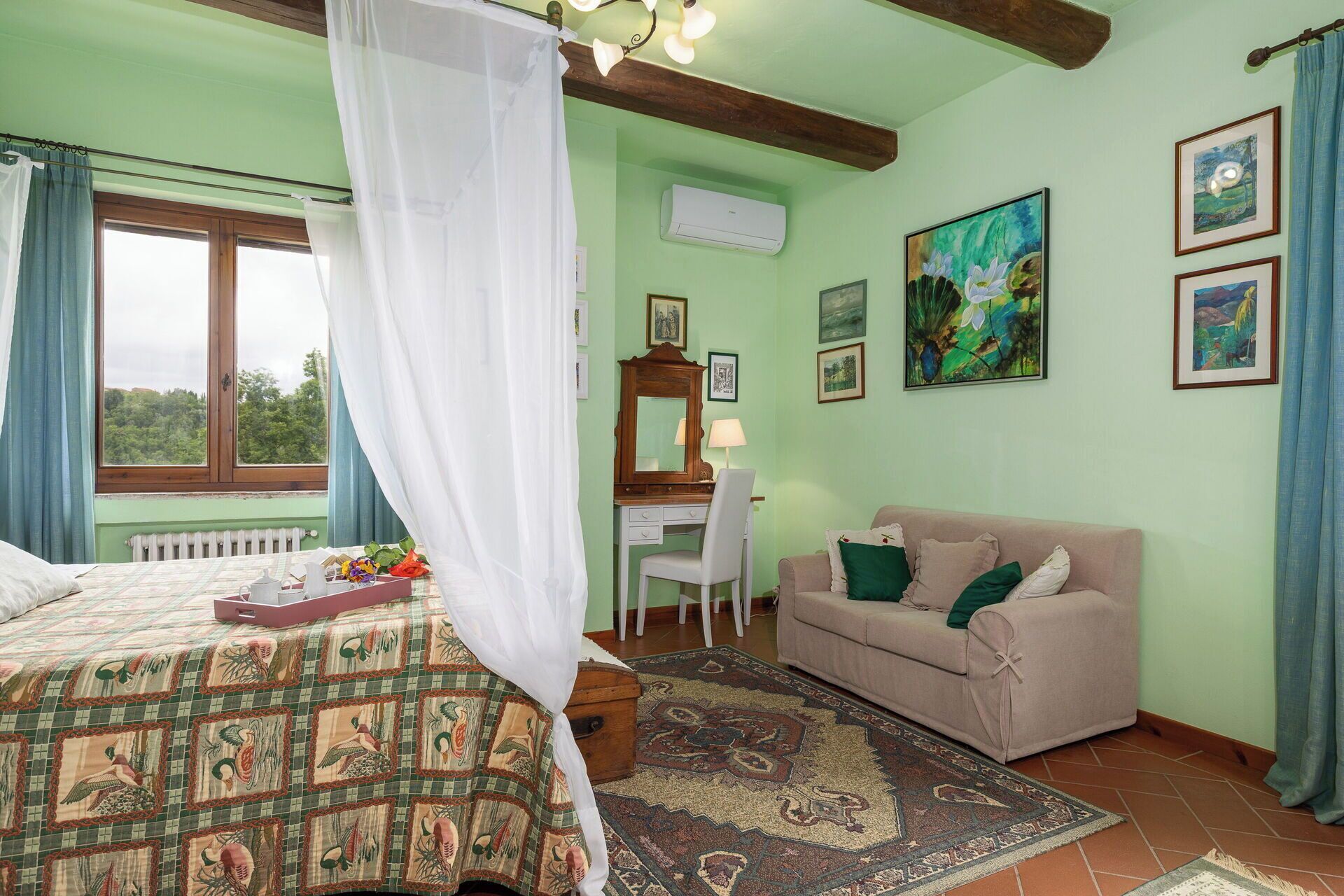 3 bedrooms, travel crib, free WiFi