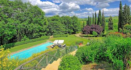 Villa Sabrina - Luxusvilla mit privatem Pool in San Gimignano, Toskana