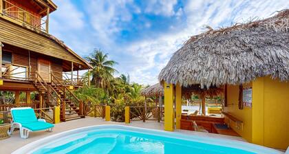 Ainutlaatuinen ranta huvila w / oma parveke ja uima-allas - kävellä rannalle!