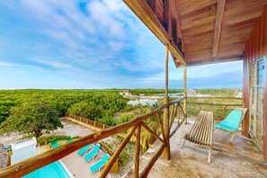 Property grounds - Waterfront villa with private pool, balcony, partial AC, fast WiFi - near beach (San Pedro)