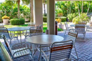 Imagen sin descripción, 5 de 50, botón