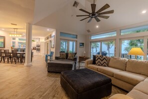 TV, DVD player, books, stereo