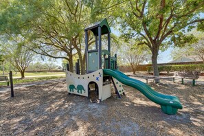 Children’s area - Lake-View Escape w/ Lanai in Kissimmee! (Kissimmee)