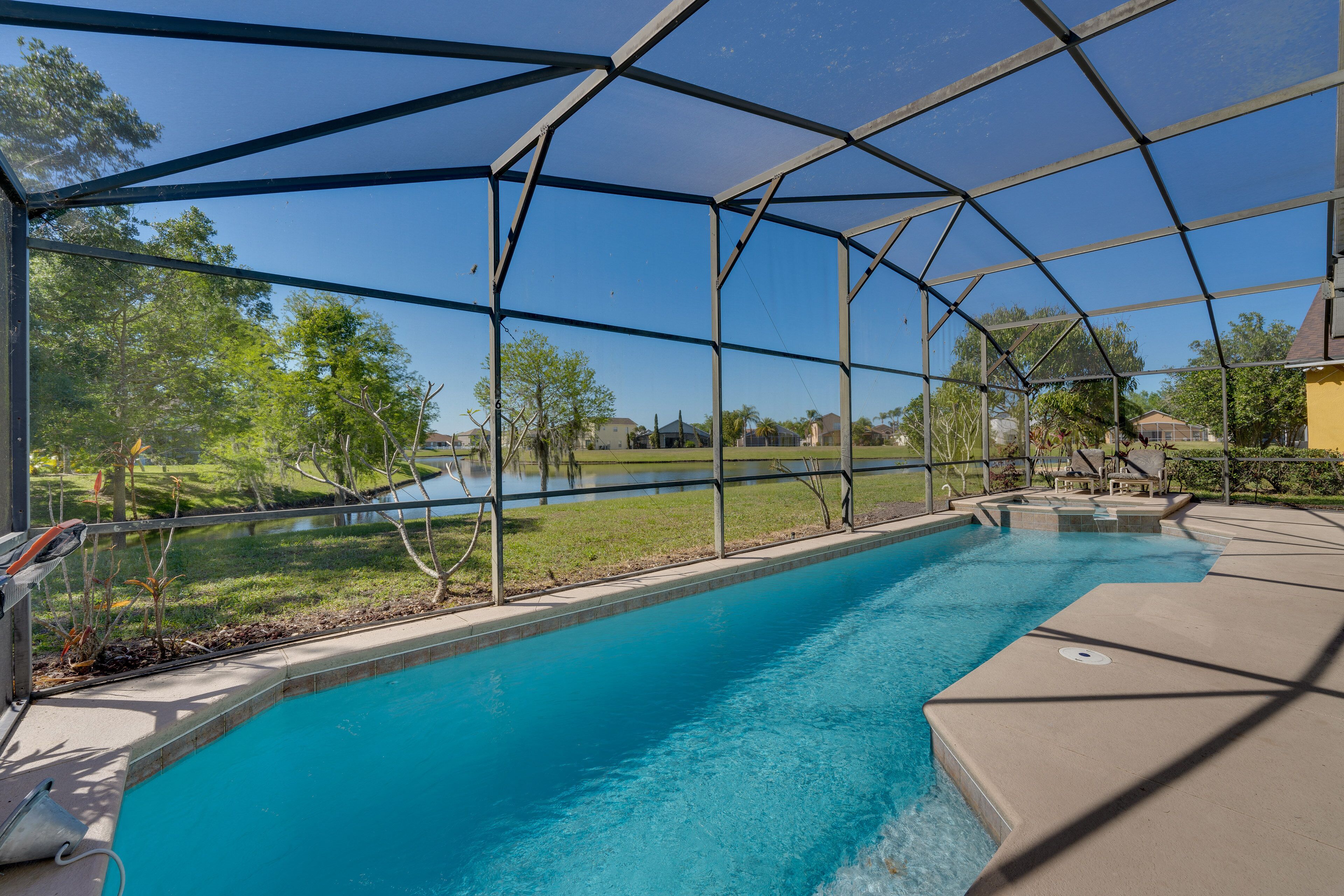 Relaxing Kissimmee Escape on Lake w/ Private Pool!