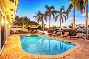 Pool - Tropical Waterfront Home: Pool & Boat Rental (Pompano Beach)