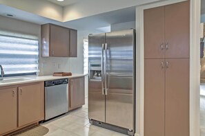 Interior - 'Sand Dollar' Jenson Beach Home w/ Pool Access! (Jensen Beach)