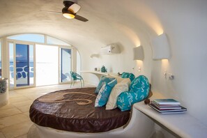 Iron/ironing board, internet, bed sheets