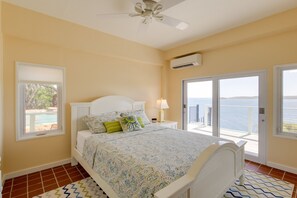 2 bedrooms, travel crib, internet, bed sheets