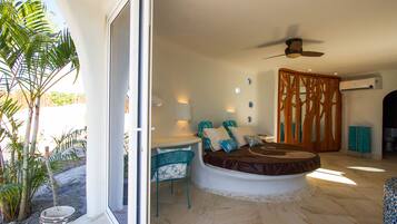 2 bedrooms, iron/ironing board, internet, bed sheets