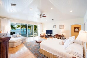 5 bedrooms, Egyptian cotton sheets, blackout curtains