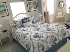 3 chambres, bureau, fer et planche à repasser, lit parapluie