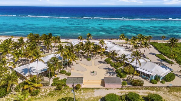 On the beach - Kozy Kai - Sealodge 17 - Romantic Beachfront cottage by Cayman Villas! (Cayman Kai)