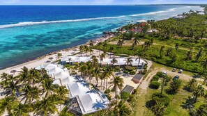 On the beach - Kozy Kai - Sealodge 17 - Romantic Beachfront cottage by Cayman Villas! (Cayman Kai)