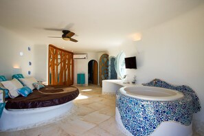 4 habitaciones, tabla de planchar con plancha, wifi y ropa de cama 