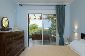 3 bedrooms, iron/ironing board, travel cot, free WiFi