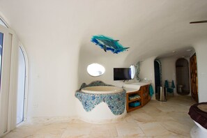 Interior - Unique waterfront studio with AC, pool, bikes, & kayaks (Placencia)