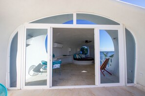 Terrace/patio - Unique waterfront studio with AC, pool, bikes, & kayaks (Placencia)