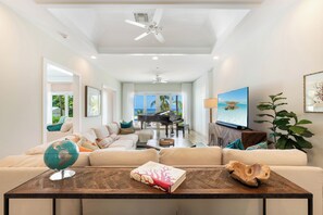 Smart-TV, DVD-Player, Stereoanlage