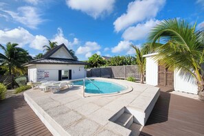 Pool - Conched Out: Beach House w/ Backyard Snorkeling + Private Pool (Grand Cayman)