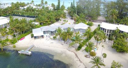 Rum Sands - A Charming Cottage on the Bioluminescent Bay! Call Cayman Villas!