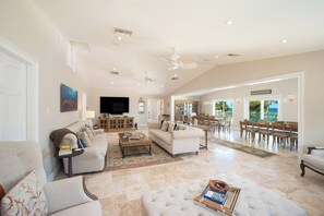 LED TV, stereo, printers - Fischer's Reef: Spacious, Luxury Beach Villa w/ Heated Infinity Pool & Amazing Snorkeling (Rum Point)