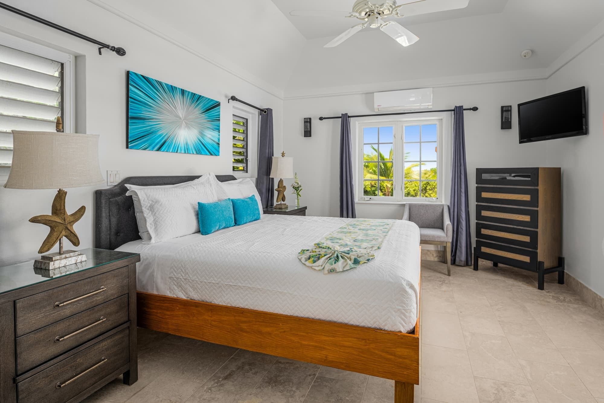 2 bedrooms, internet, bed sheets