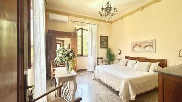 5 Schlafzimmer, BĂŒgeleisen/BĂŒgelbrett, Reisekinderbett, kostenloses WLAN